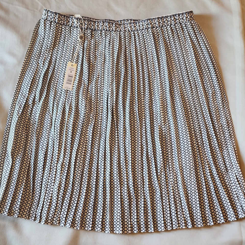 Max Studio London Black and Off White Pleated Skirt - Picture 13 of 13